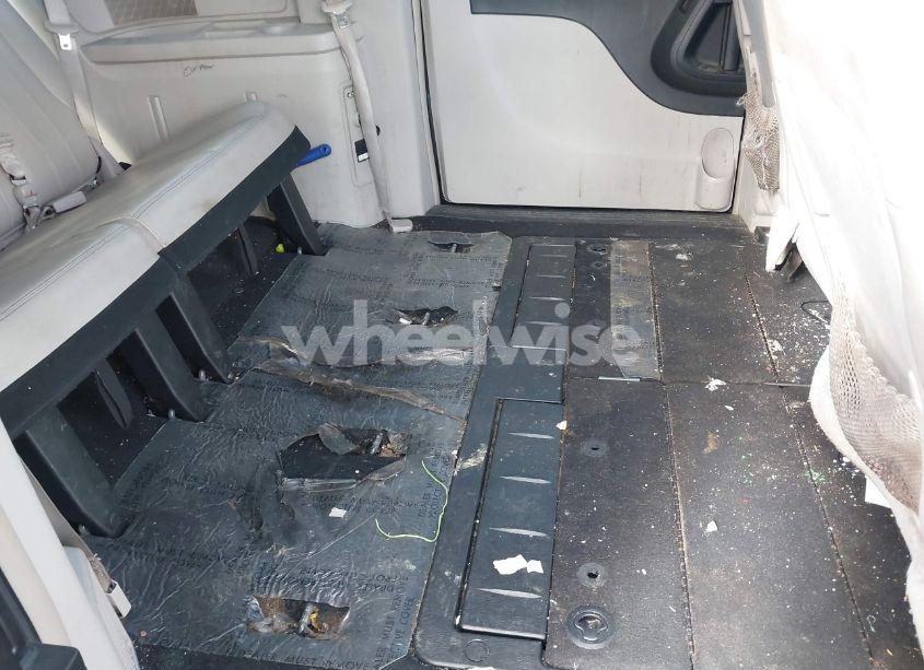 Photo 8 of 2013 Chrysler Town & COUNTRY TOURING (VIN 2C4RC1BG2DR517777)