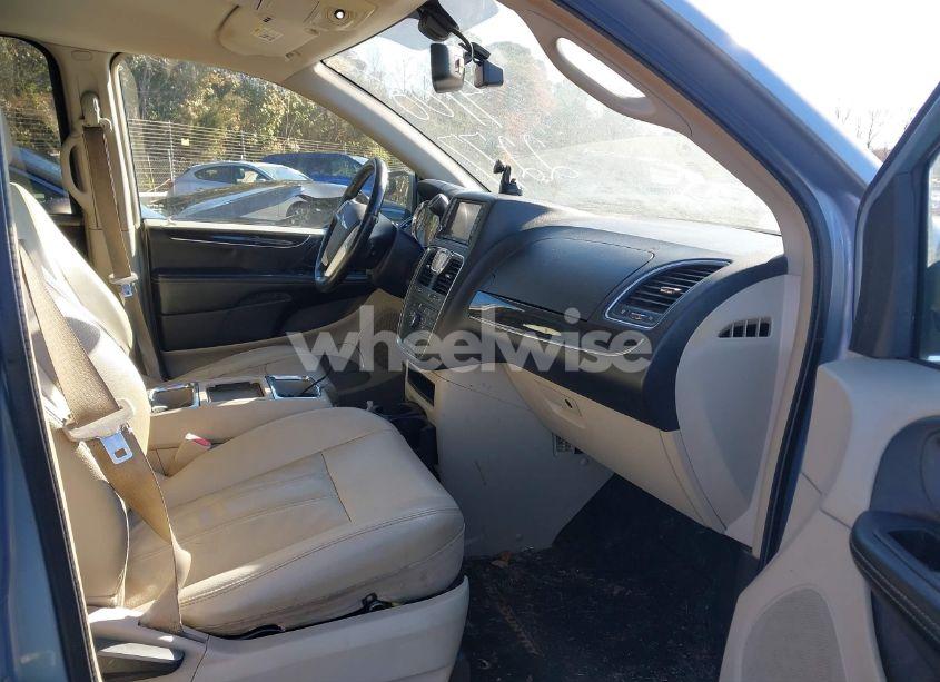 Photo 5 of 2013 Chrysler Town & COUNTRY TOURING (VIN 2C4RC1BG2DR573704)