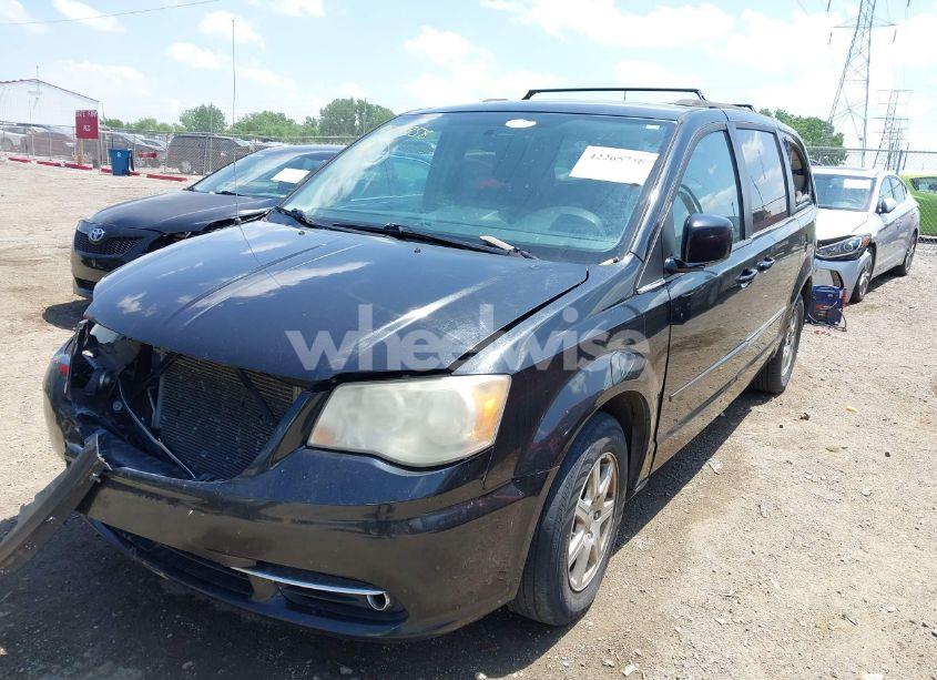 Photo 2 of 2013 Chrysler Town & COUNTRY TOURING (VIN 2C4RC1BG2DR584962)