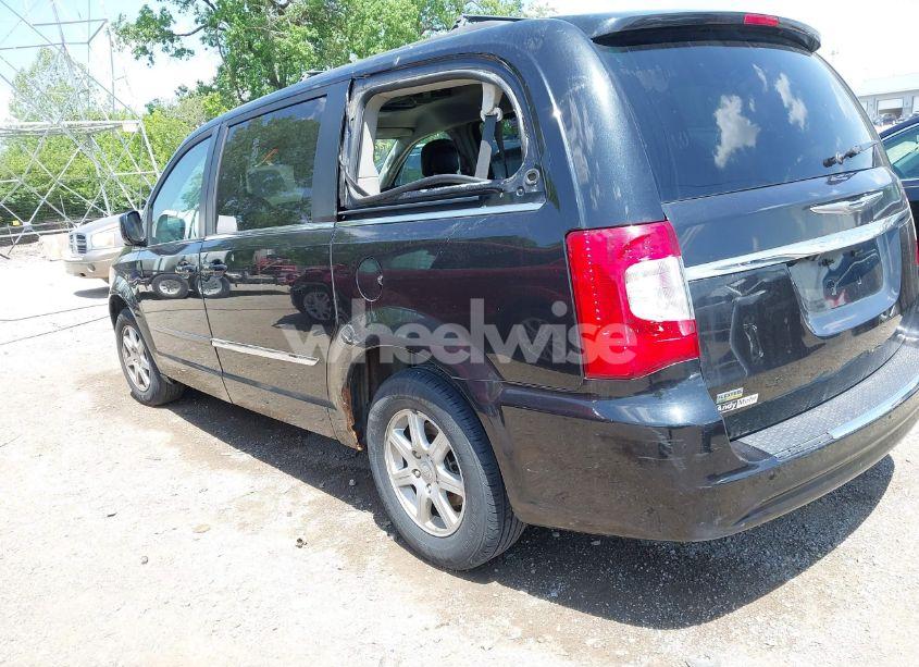 Photo 3 of 2013 Chrysler Town & COUNTRY TOURING (VIN 2C4RC1BG2DR584962)