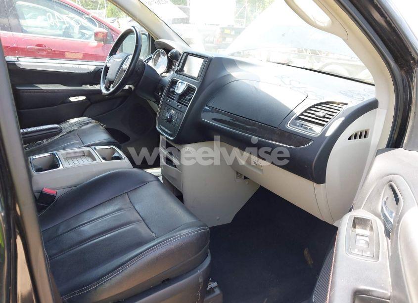 Photo 5 of 2013 Chrysler Town & COUNTRY TOURING (VIN 2C4RC1BG2DR584962)