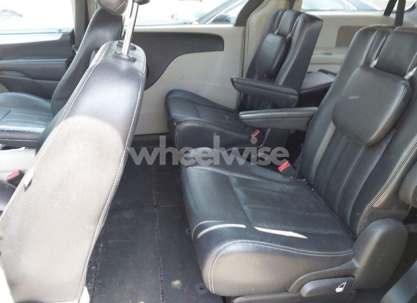 Photo 8 of 2013 Chrysler Town & COUNTRY TOURING (VIN 2C4RC1BG2DR584962)