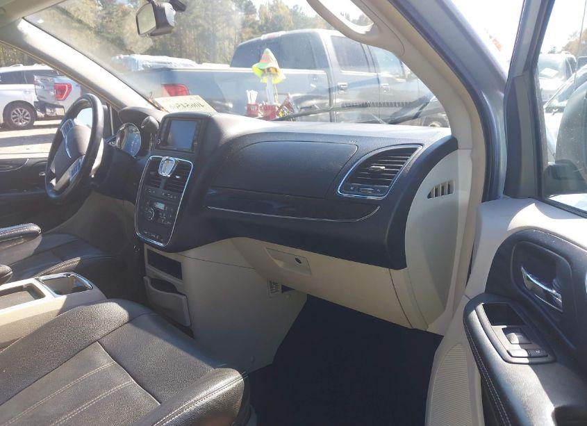 Photo 5 of 2013 Chrysler Town & COUNTRY TOURING (VIN 2C4RC1BG2DR648899)