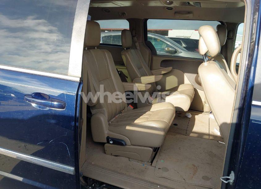 Photo 8 of 2013 Chrysler Town & COUNTRY TOURING (VIN 2C4RC1BG2DR653388)