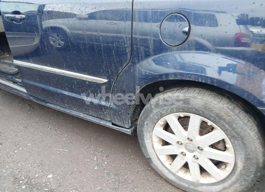 Photo 12 of 2013 Chrysler Town & COUNTRY TOURING (VIN 2C4RC1BG2DR663211)