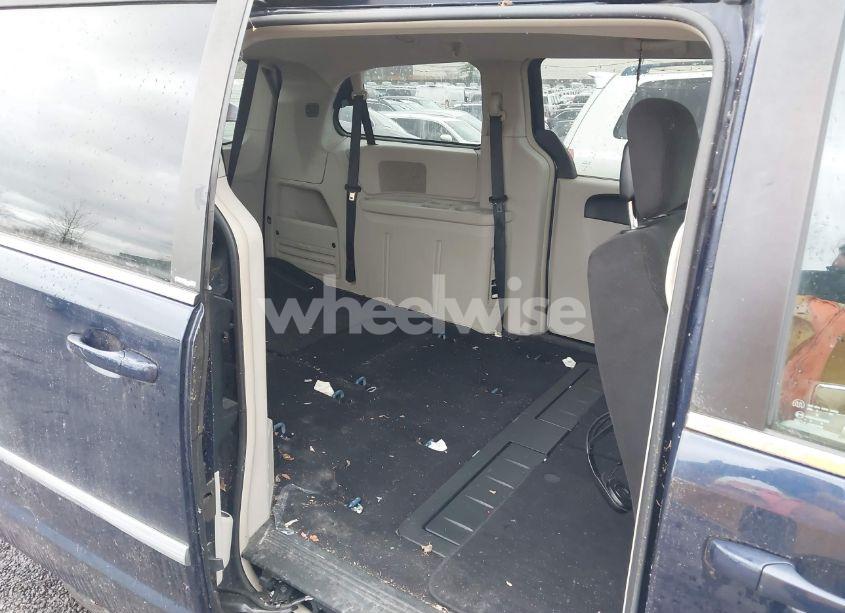 Photo 8 of 2013 Chrysler Town & COUNTRY TOURING (VIN 2C4RC1BG2DR663211)