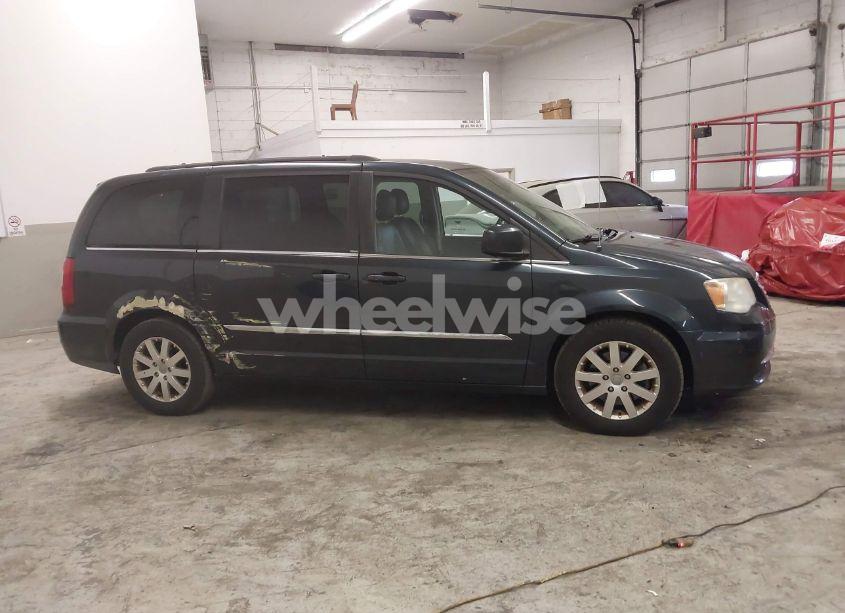 Photo 13 of 2013 Chrysler Town & COUNTRY TOURING (VIN 2C4RC1BG2DR677092)