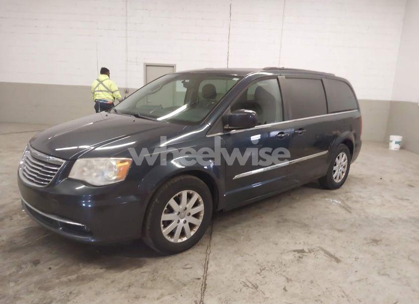 Photo 2 of 2013 Chrysler Town & COUNTRY TOURING (VIN 2C4RC1BG2DR677092)