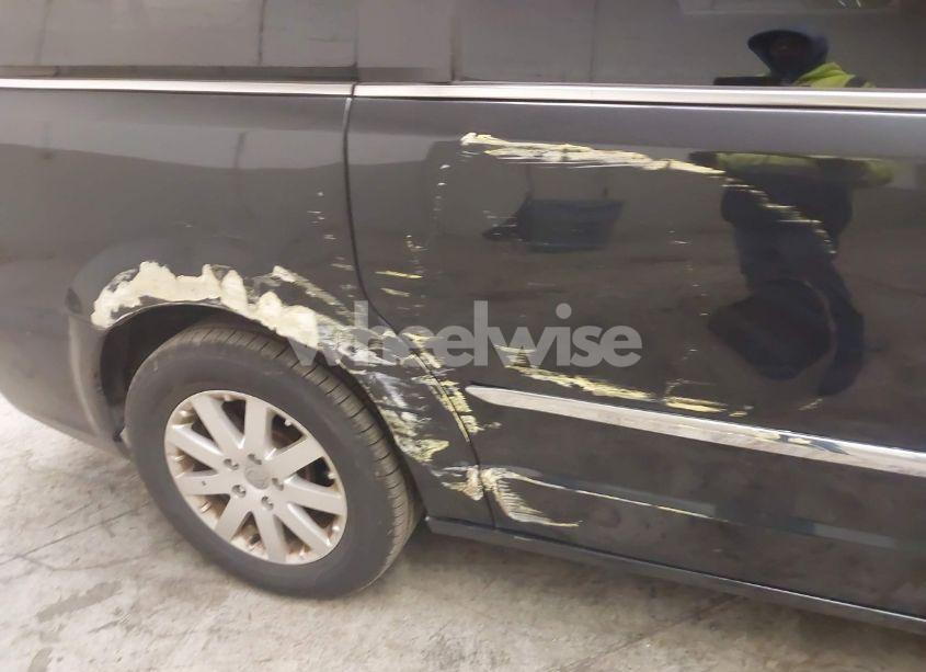 Photo 6 of 2013 Chrysler Town & COUNTRY TOURING (VIN 2C4RC1BG2DR677092)