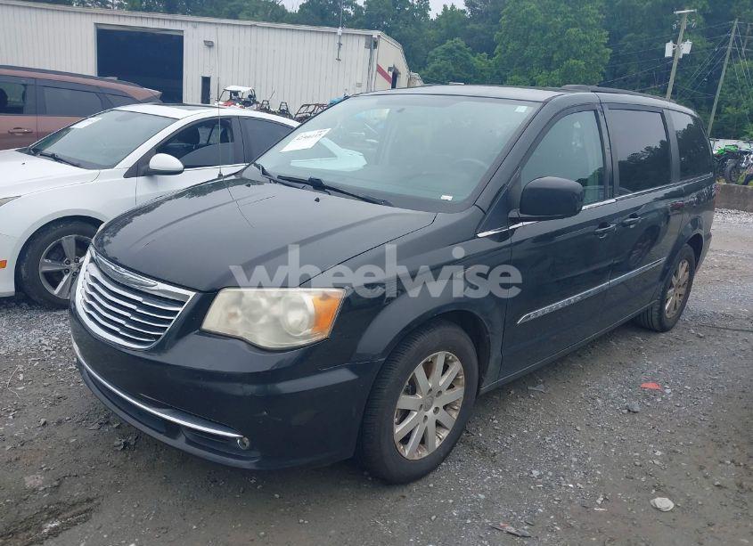 Photo 2 of 2013 Chrysler Town & COUNTRY TOURING (VIN 2C4RC1BG2DR705425)