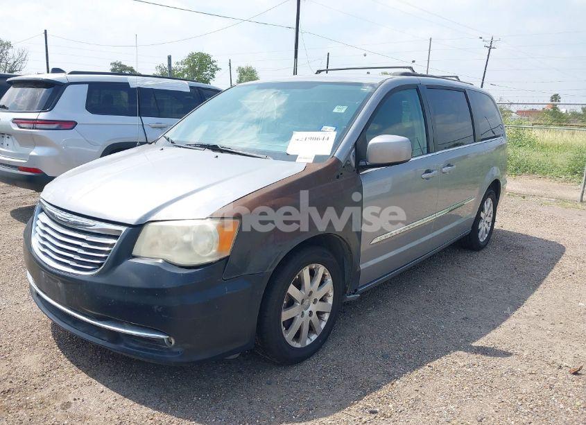 Photo 2 of 2013 Chrysler Town & COUNTRY TOURING (VIN 2C4RC1BG2DR720152)