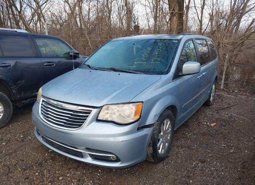 Photo 2 of 2013 Chrysler Town & COUNTRY TOURING (VIN 2C4RC1BG2DR767844)