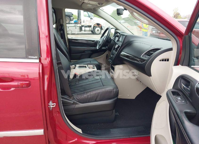 Photo 5 of 2013 Chrysler Town & COUNTRY TOURING (VIN 2C4RC1BG2DR777712)