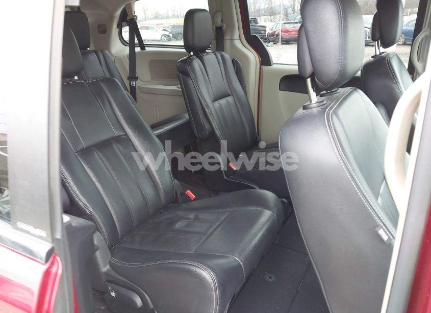 Photo 8 of 2014 Chrysler Town & COUNTRY TOURING (VIN 2C4RC1BG2ER124556)