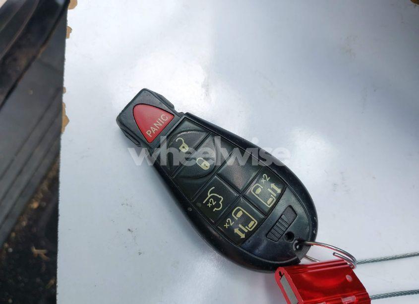 Photo 11 of 2014 Chrysler Town & COUNTRY TOURING (VIN 2C4RC1BG2ER206979)