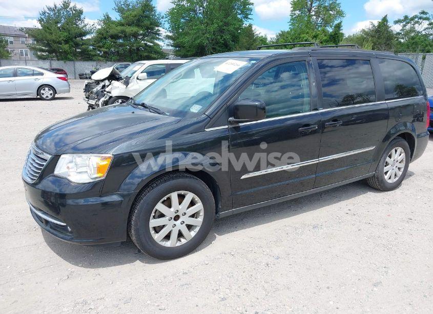 Photo 2 of 2014 Chrysler Town & COUNTRY TOURING (VIN 2C4RC1BG2ER206979)