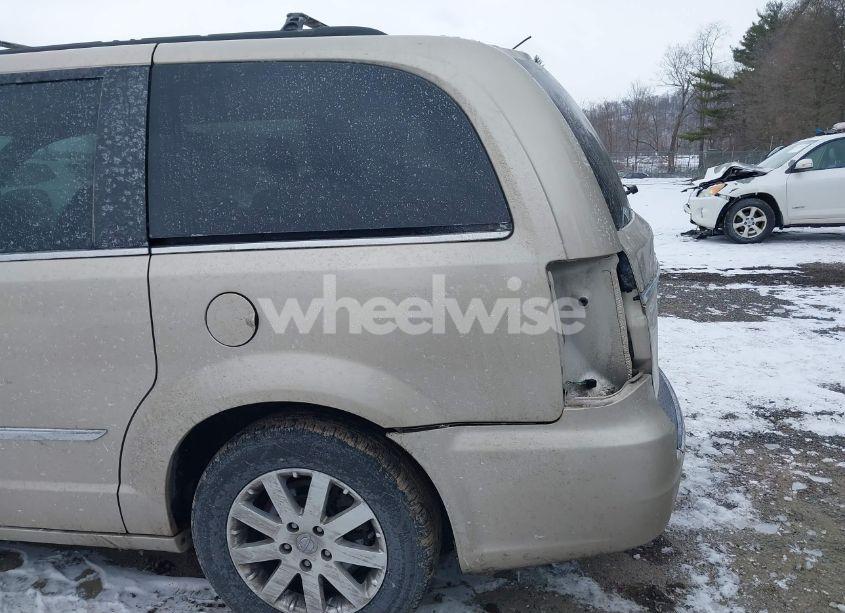 Photo 13 of 2014 Chrysler Town & COUNTRY TOURING (VIN 2C4RC1BG2ER207100)