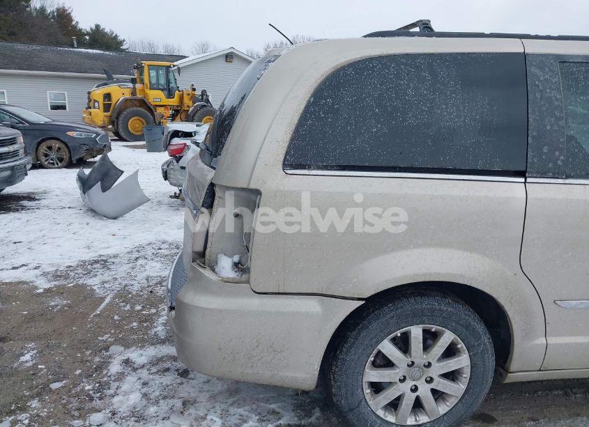 Photo 14 of 2014 Chrysler Town & COUNTRY TOURING (VIN 2C4RC1BG2ER207100)