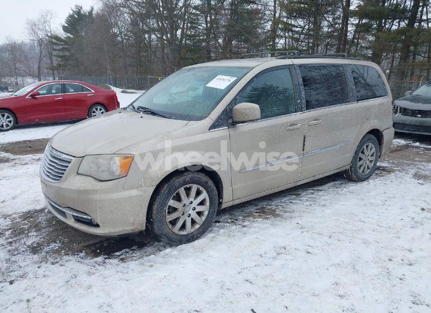 Photo 2 of 2014 Chrysler Town & COUNTRY TOURING (VIN 2C4RC1BG2ER207100)