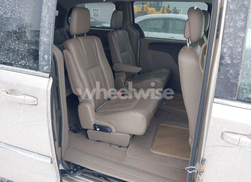 Photo 8 of 2014 Chrysler Town & COUNTRY TOURING (VIN 2C4RC1BG2ER207100)