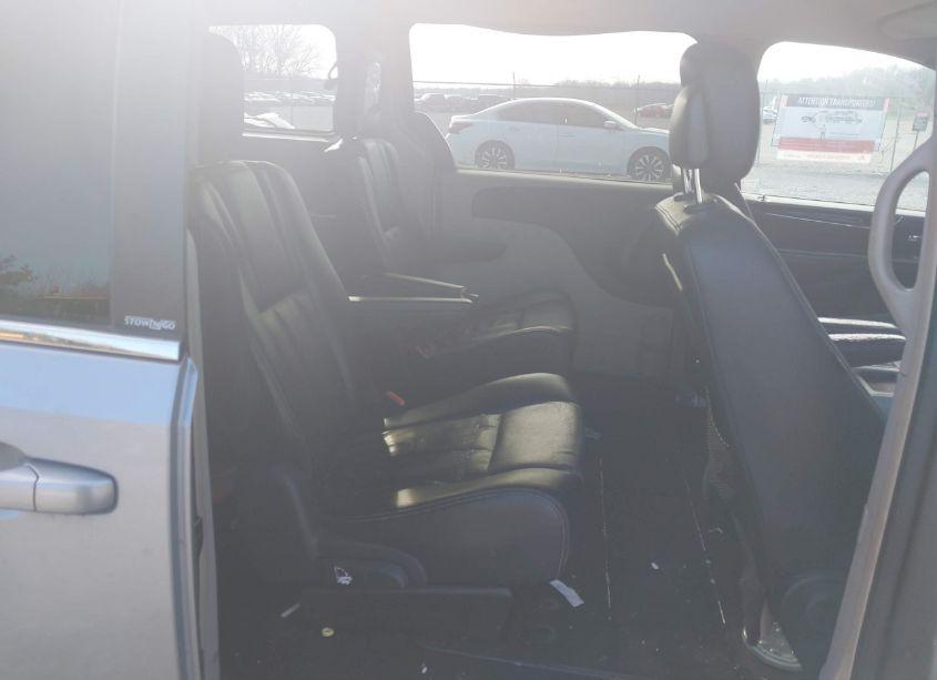 Photo 8 of 2014 Chrysler Town & COUNTRY TOURING (VIN 2C4RC1BG2ER247712)