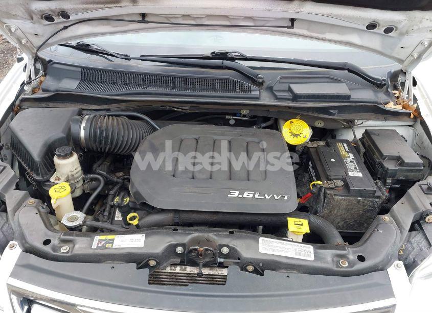 Photo 10 of 2014 Chrysler Town & COUNTRY TOURING (VIN 2C4RC1BG2ER330234)