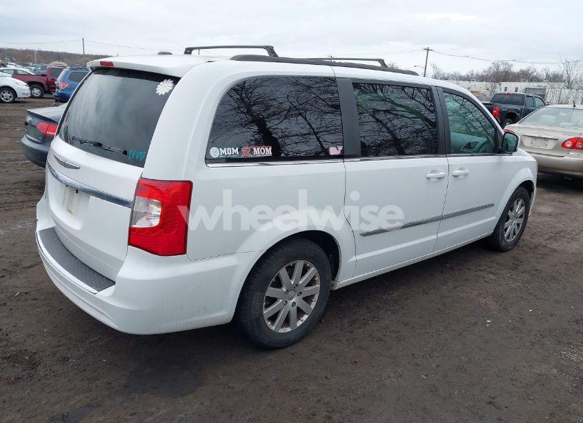 Photo 4 of 2014 Chrysler Town & COUNTRY TOURING (VIN 2C4RC1BG2ER330234)