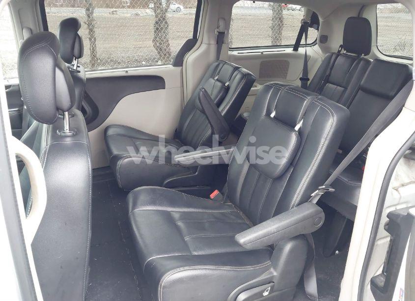 Photo 5 of 2014 Chrysler Town & COUNTRY TOURING (VIN 2C4RC1BG2ER330234)