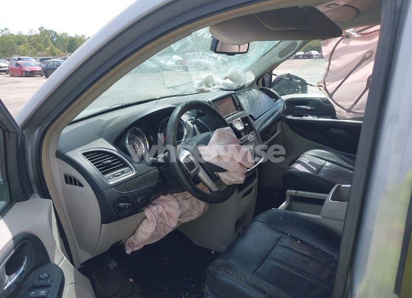 Photo 5 of 2014 Chrysler Town & COUNTRY TOURING (VIN 2C4RC1BG2ER395200)