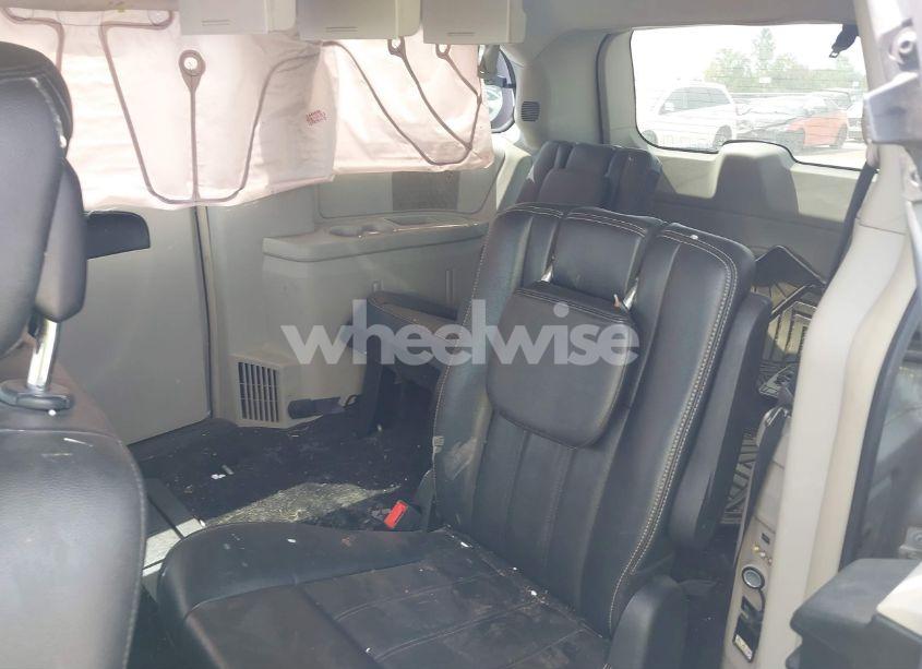 Photo 8 of 2014 Chrysler Town & COUNTRY TOURING (VIN 2C4RC1BG2ER395200)