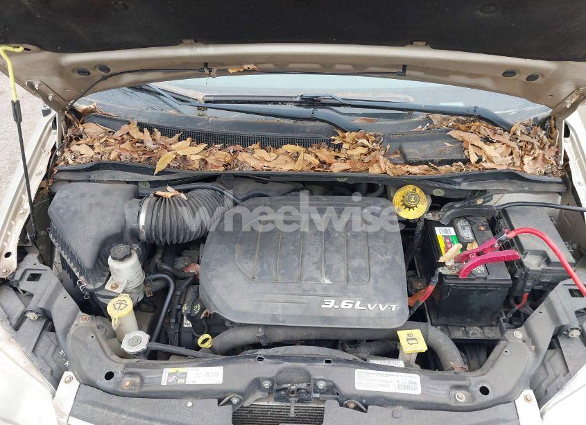 Photo 10 of 2014 Chrysler Town & COUNTRY TOURING (VIN 2C4RC1BG2ER396587)