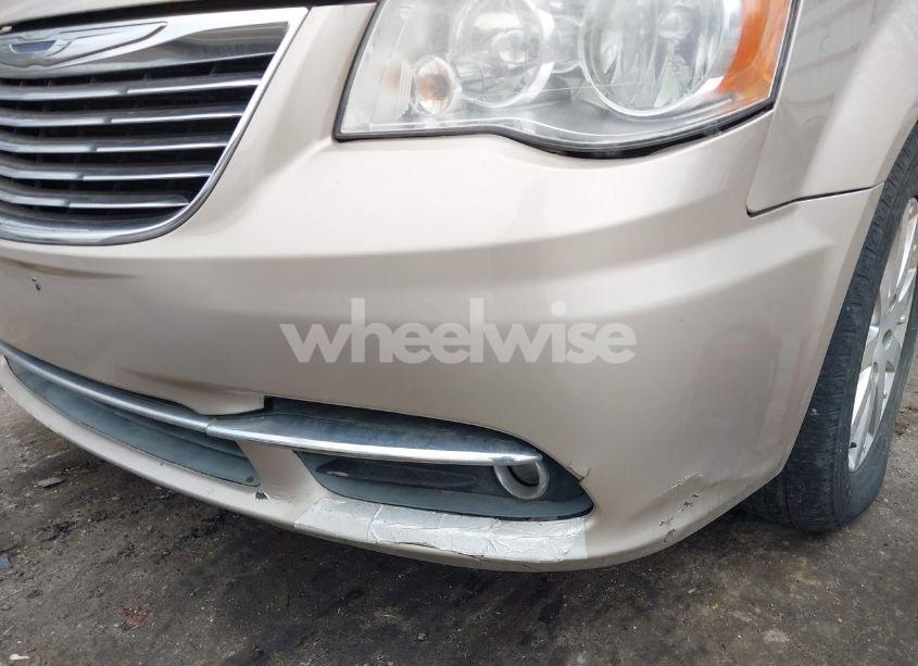 Photo 12 of 2014 Chrysler Town & COUNTRY TOURING (VIN 2C4RC1BG2ER396587)