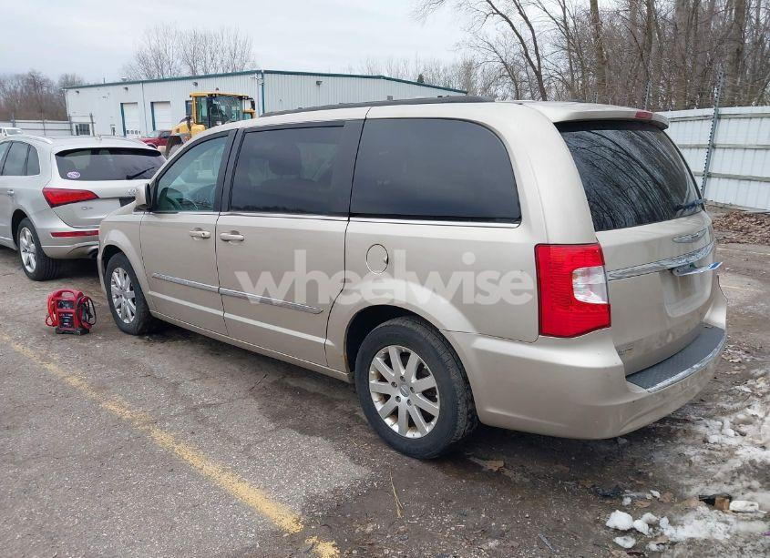 Photo 3 of 2014 Chrysler Town & COUNTRY TOURING (VIN 2C4RC1BG2ER396587)