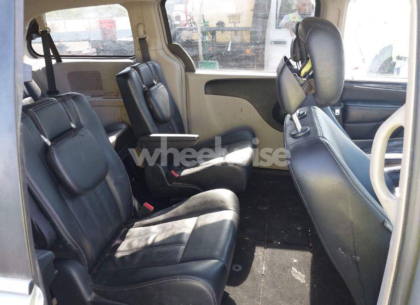 Photo 8 of 2014 Chrysler Town & COUNTRY TOURING (VIN 2C4RC1BG2ER435808)