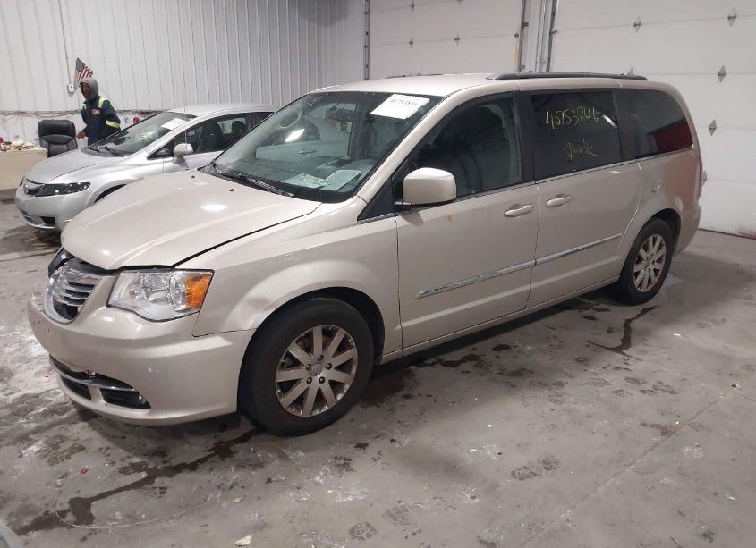 Photo 2 of 2014 Chrysler Town & COUNTRY TOURING (VIN 2C4RC1BG2ER436750)