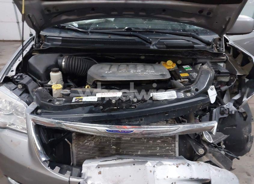 Photo 10 of 2014 Chrysler Town & COUNTRY TOURING (VIN 2C4RC1BG2ER442743)