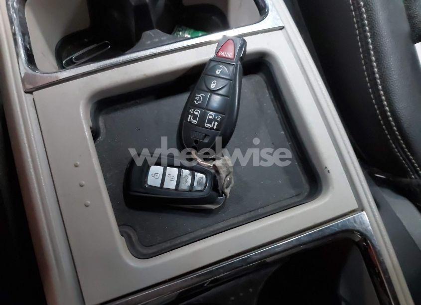 Photo 11 of 2014 Chrysler Town & COUNTRY TOURING (VIN 2C4RC1BG2ER442743)
