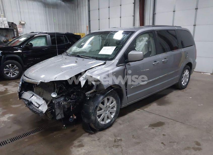 Photo 2 of 2014 Chrysler Town & COUNTRY TOURING (VIN 2C4RC1BG2ER442743)