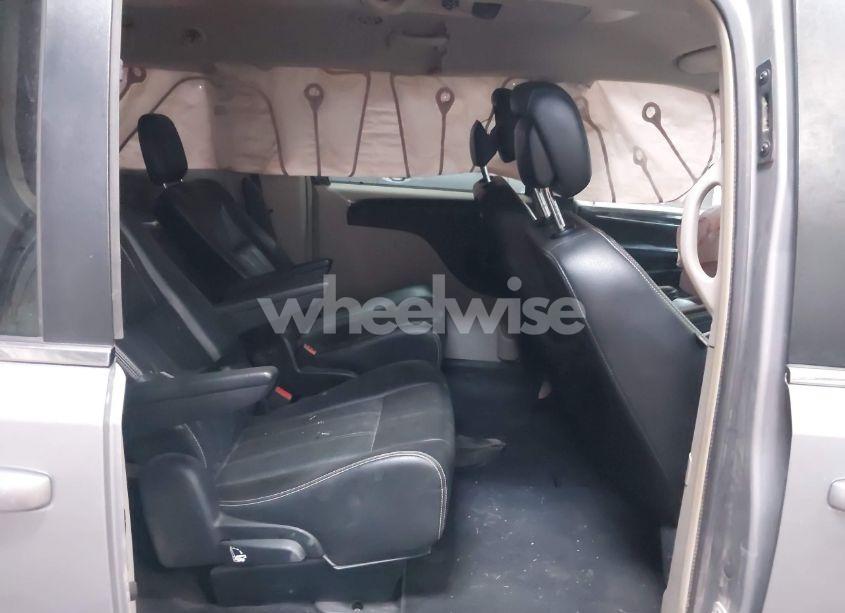 Photo 8 of 2014 Chrysler Town & COUNTRY TOURING (VIN 2C4RC1BG2ER442743)