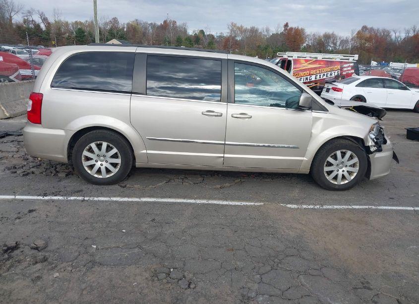 Photo 13 of 2014 Chrysler Town & COUNTRY TOURING (VIN 2C4RC1BG2ER448736)
