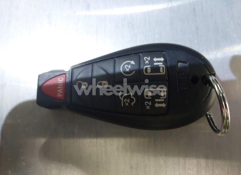 Photo 11 of 2014 Chrysler Town & COUNTRY TOURING (VIN 2C4RC1BG2ER467240)