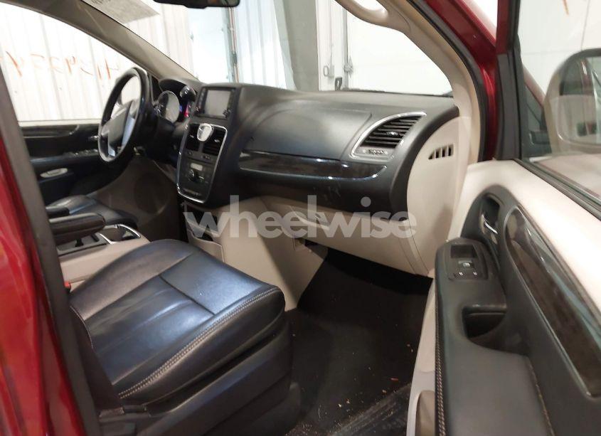 Photo 5 of 2014 Chrysler Town & COUNTRY TOURING (VIN 2C4RC1BG2ER467240)