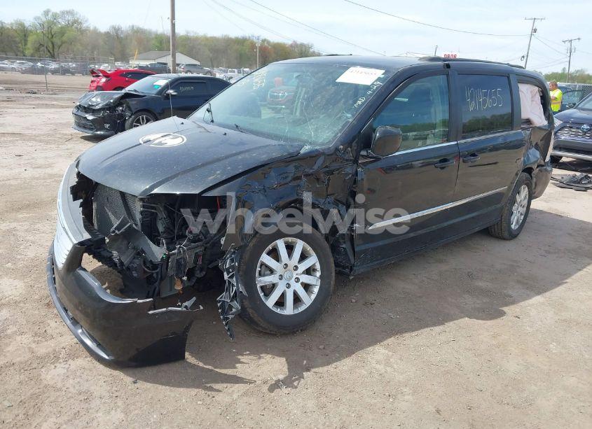 Photo 2 of 2015 Chrysler Town & COUNTRY TOURING (VIN 2C4RC1BG2FR538082)