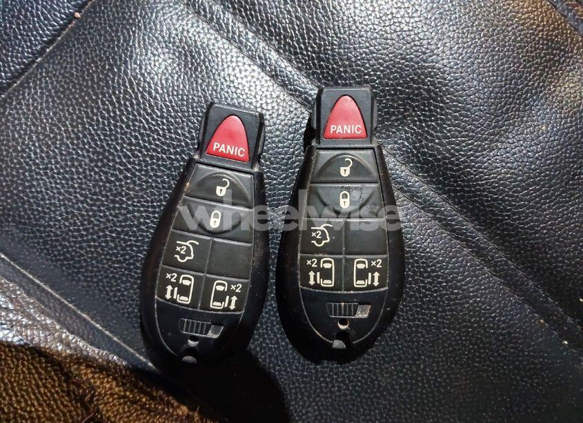 Photo 11 of 2015 Chrysler Town & COUNTRY TOURING (VIN 2C4RC1BG2FR588593)