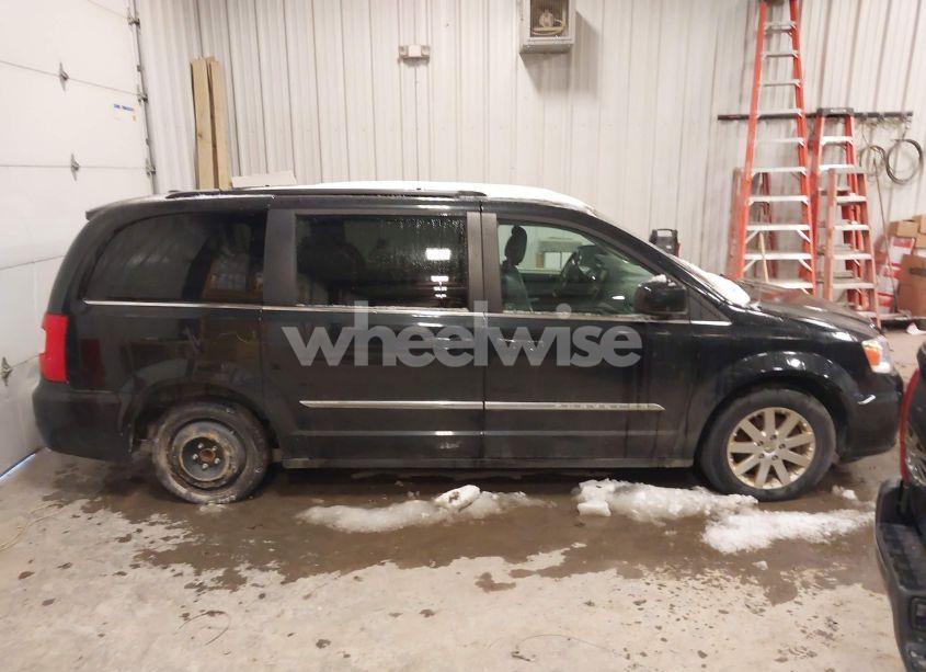 Photo 13 of 2015 Chrysler Town & COUNTRY TOURING (VIN 2C4RC1BG2FR588593)