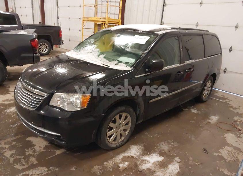 Photo 2 of 2015 Chrysler Town & COUNTRY TOURING (VIN 2C4RC1BG2FR588593)