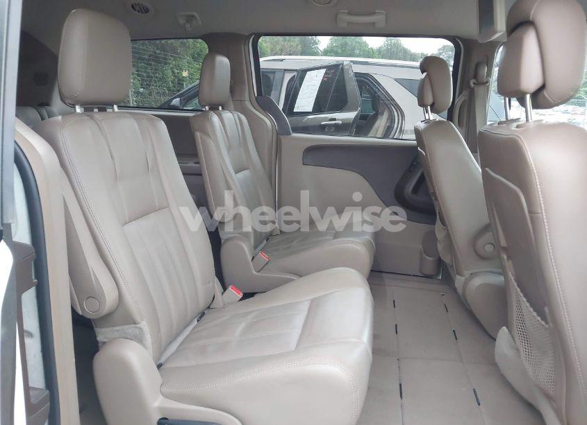 Photo 8 of 2015 Chrysler Town & COUNTRY TOURING (VIN 2C4RC1BG2FR609121)