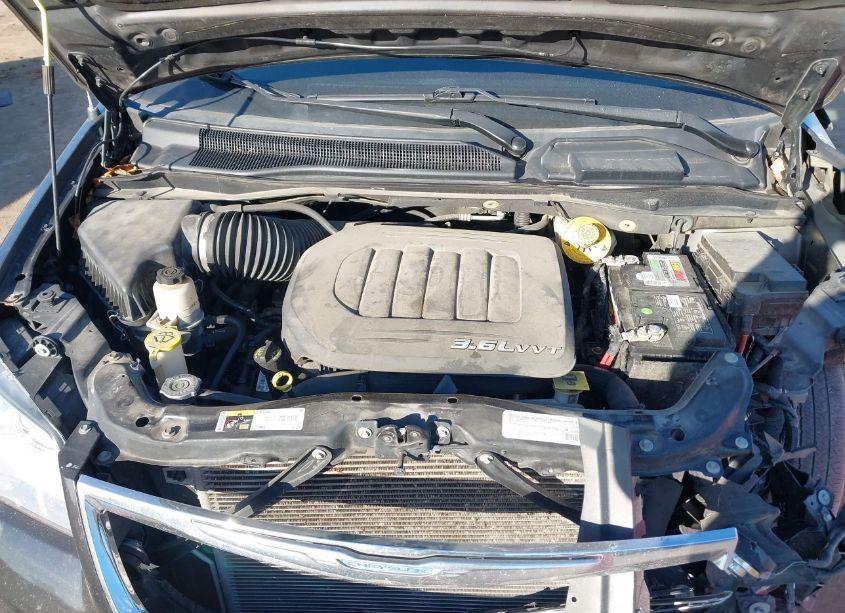 Photo 10 of 2015 Chrysler Town & COUNTRY TOURING (VIN 2C4RC1BG2FR619471)