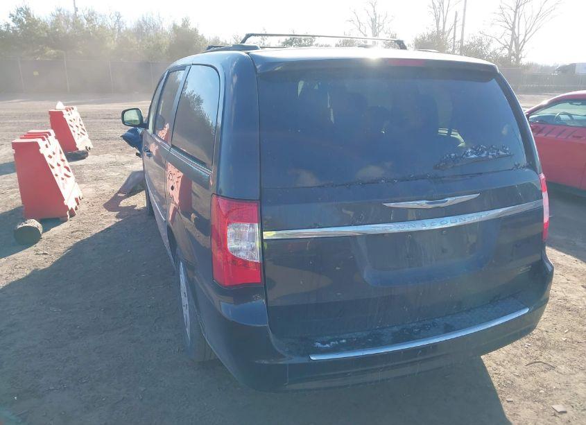 Photo 3 of 2015 Chrysler Town & COUNTRY TOURING (VIN 2C4RC1BG2FR619471)