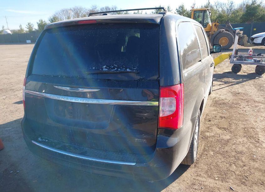 Photo 4 of 2015 Chrysler Town & COUNTRY TOURING (VIN 2C4RC1BG2FR619471)